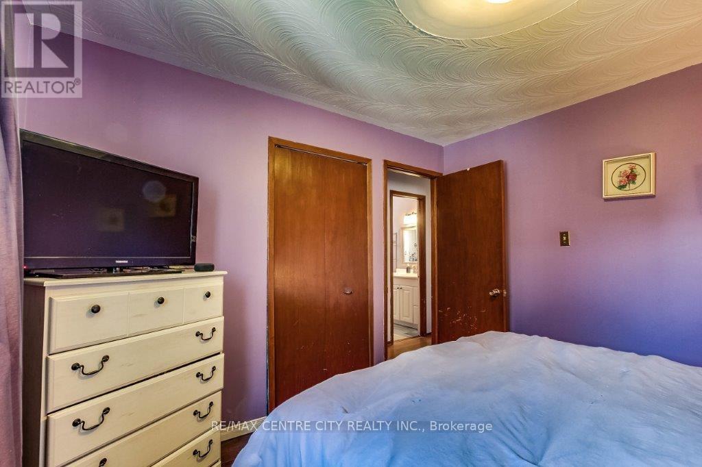 Photo 12 of 30 for 88 Stroud Crescent