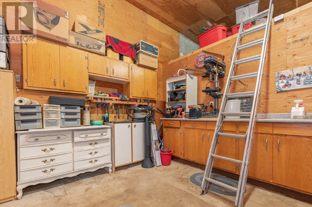 3953 Malakwa Road, Malakwa, British Columbia  V0E 2J0 - Photo 32 - 10338176