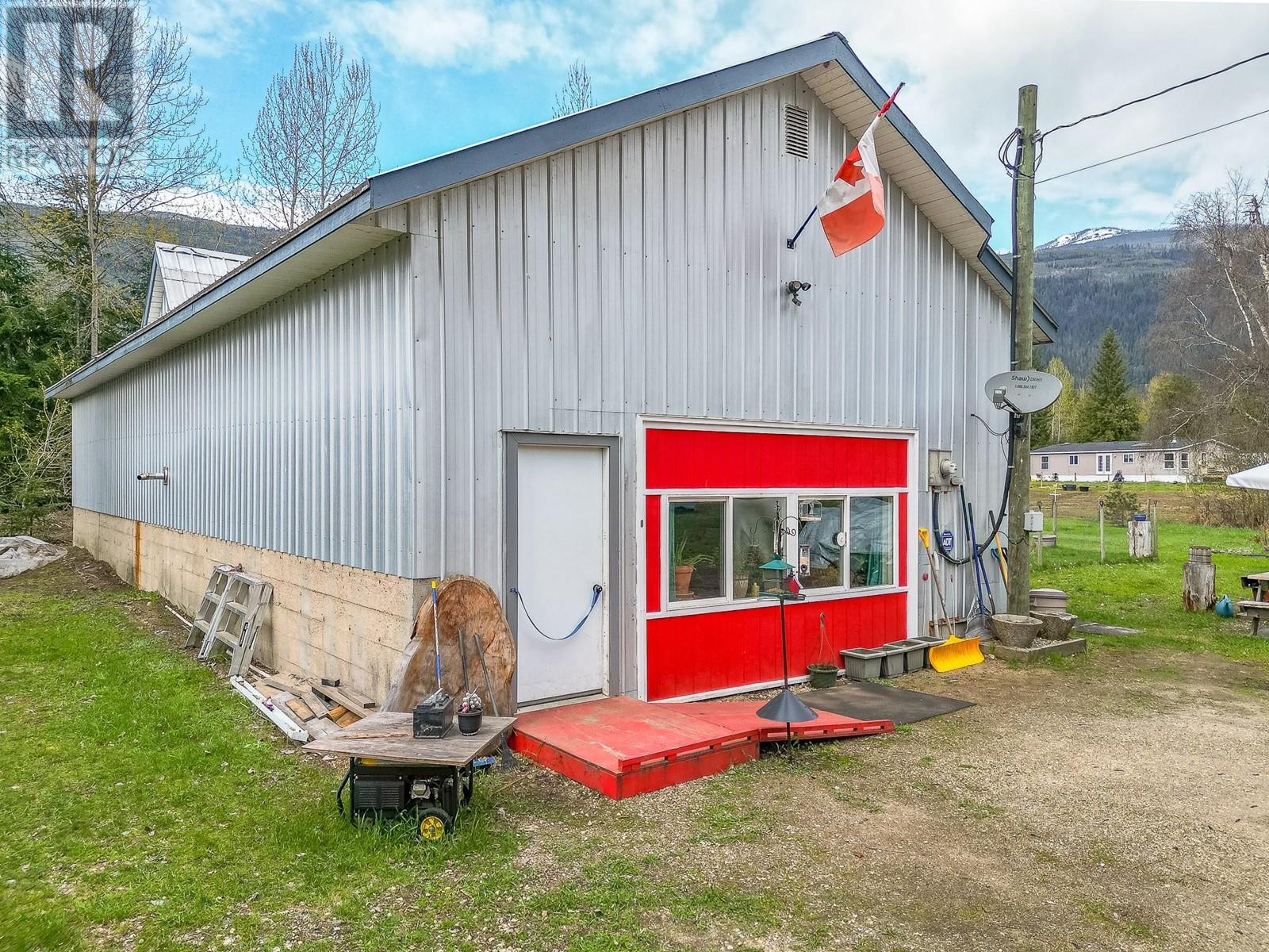 3953 Malakwa Road, Malakwa, British Columbia  V0E 2J0 - Photo 3 - 10338176