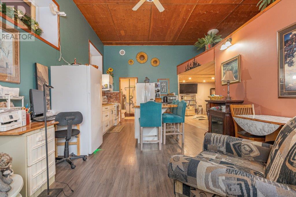 3953 Malakwa Road, Malakwa, British Columbia  V0E 2J0 - Photo 10 - 10338176
