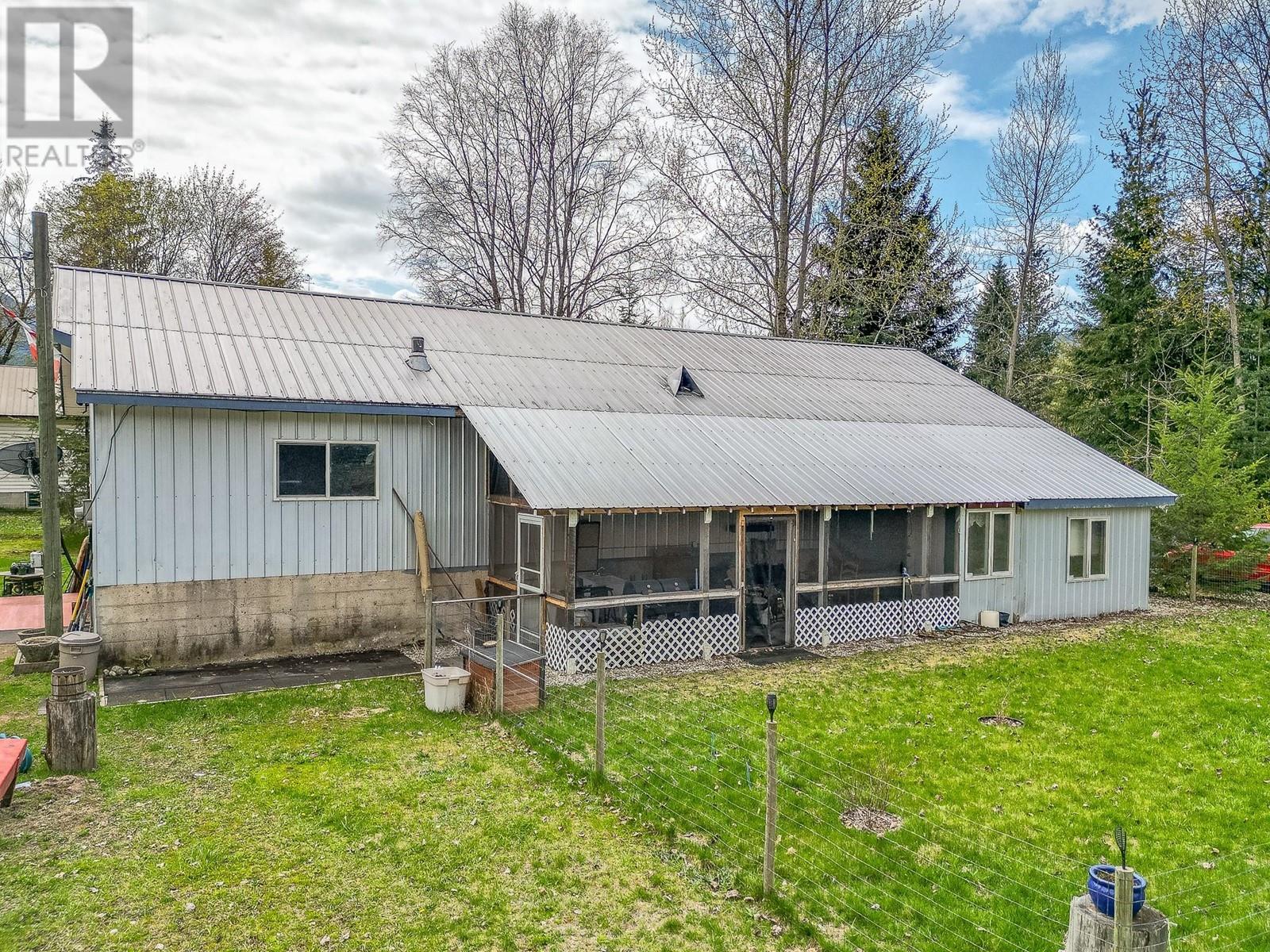 3953 Malakwa Road, Malakwa, British Columbia  V0E 2J0 - Photo 51 - 10338176
