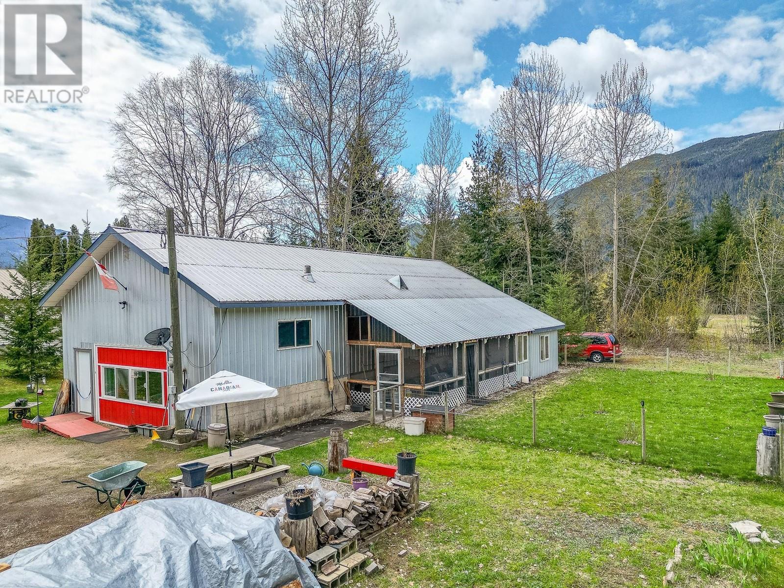 3953 Malakwa Road, Malakwa, British Columbia  V0E 2J0 - Photo 2 - 10338176