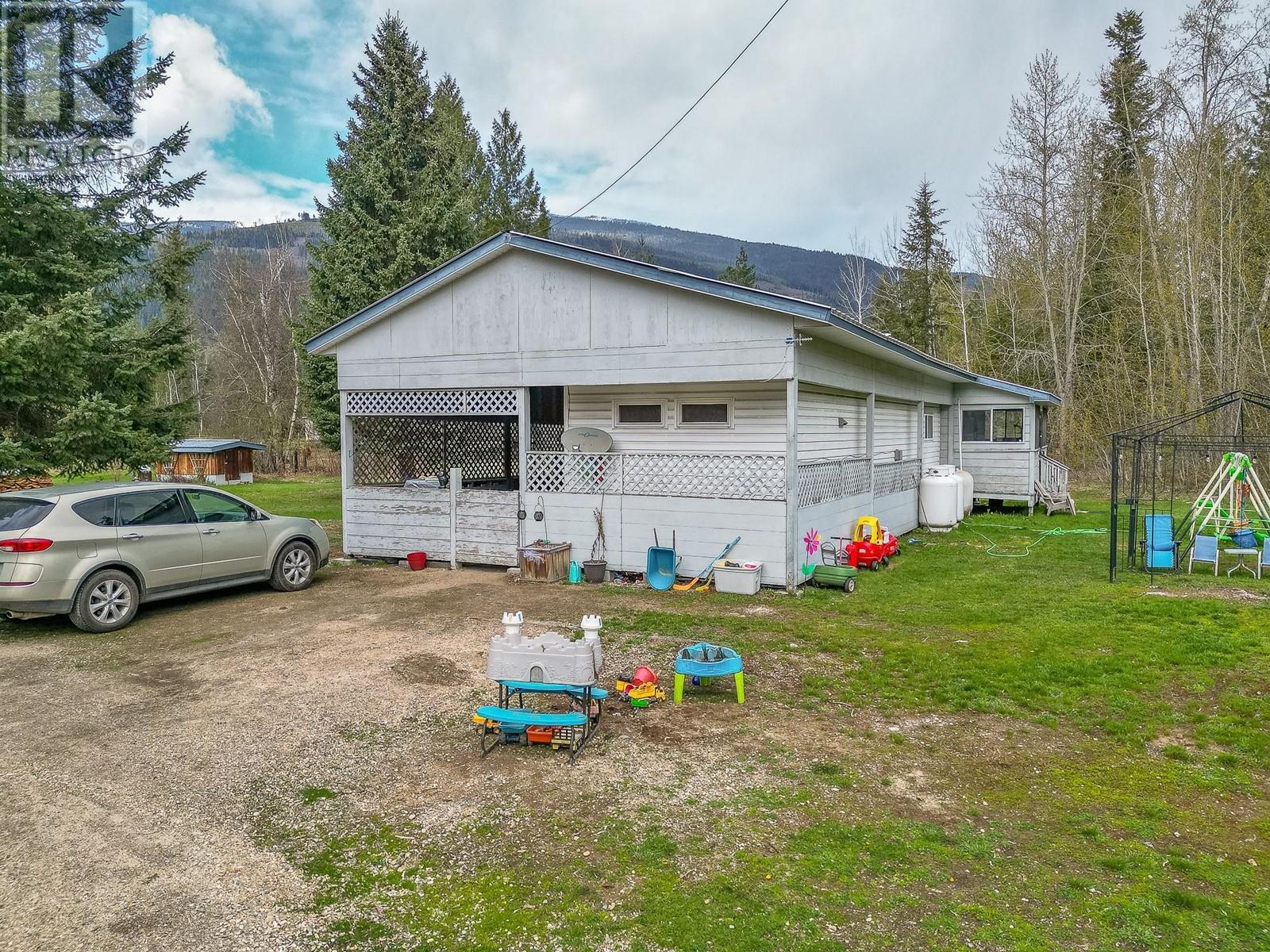 3953 Malakwa Road, Malakwa, British Columbia  V0E 2J0 - Photo 35 - 10338176
