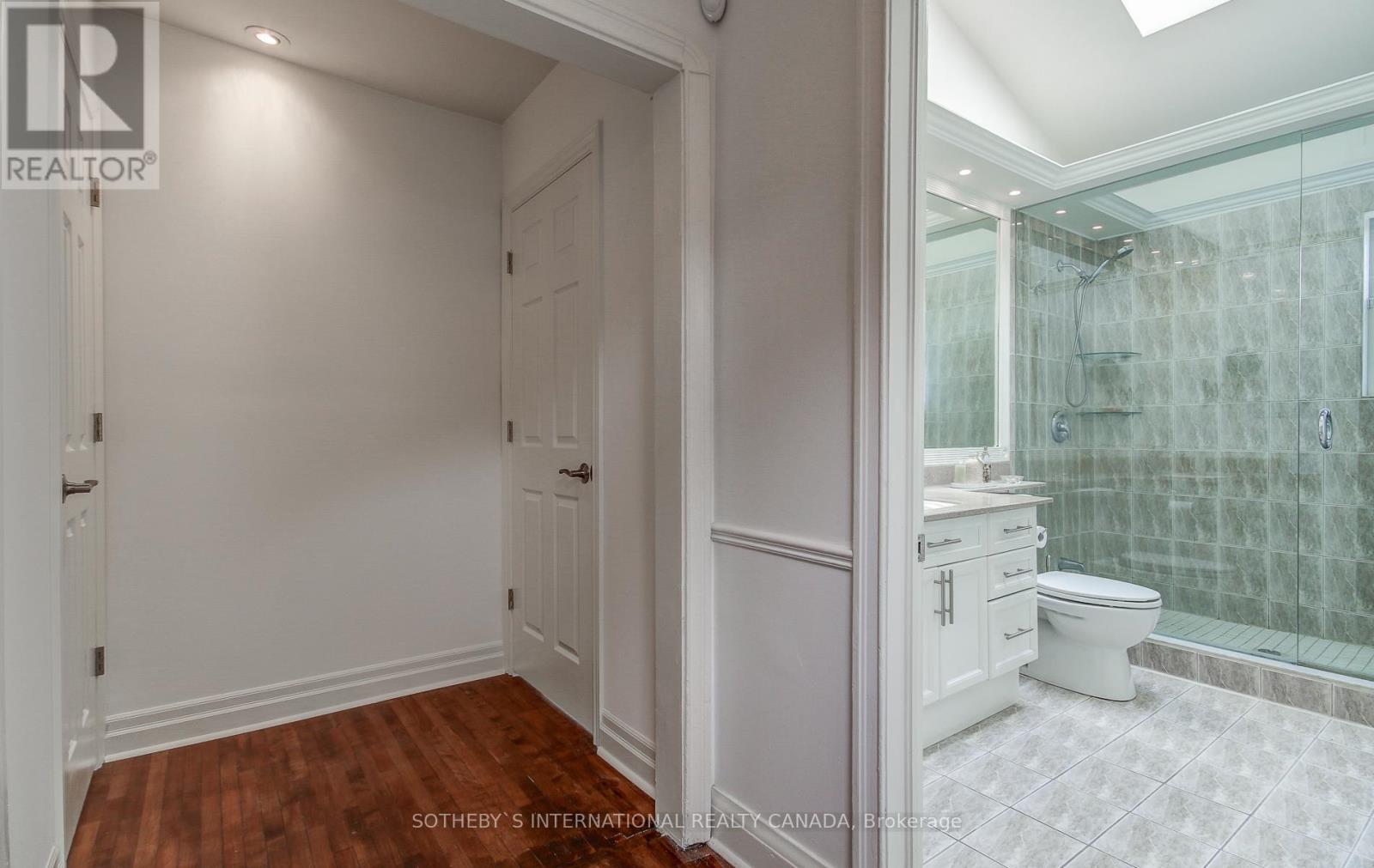 19 Southvale Drive, Toronto, Ontario  M4G 1G1 - Photo 15 - C11999729