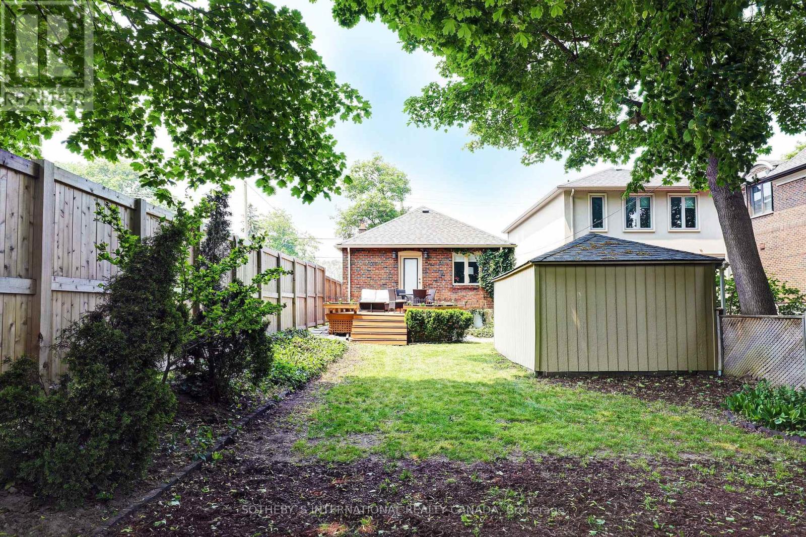 19 Southvale Drive, Toronto, Ontario  M4G 1G1 - Photo 33 - C11999729