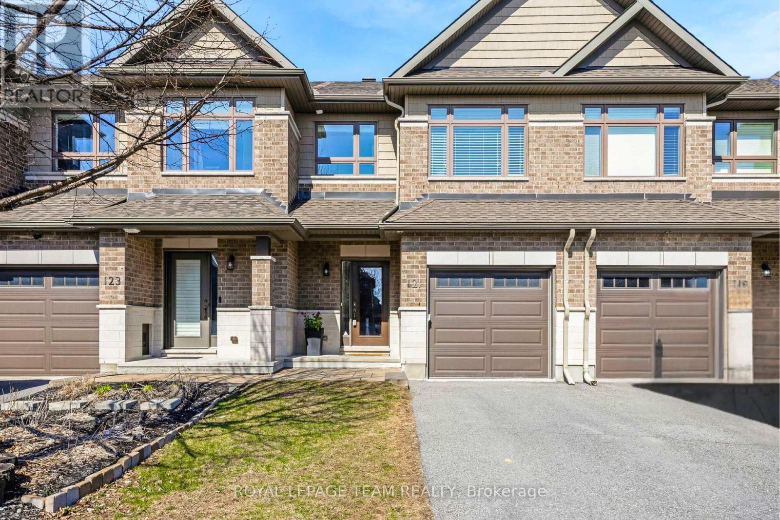 121 Woodhurst Crescent, Ottawa, Ontario  K2S 0T4 - Photo 1 - X12105171
