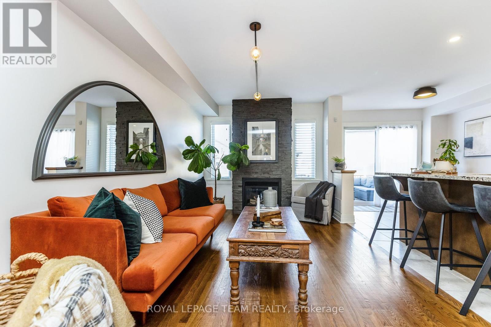 121 Woodhurst Crescent, Ottawa, Ontario  K2S 0T4 - Photo 11 - X12105171