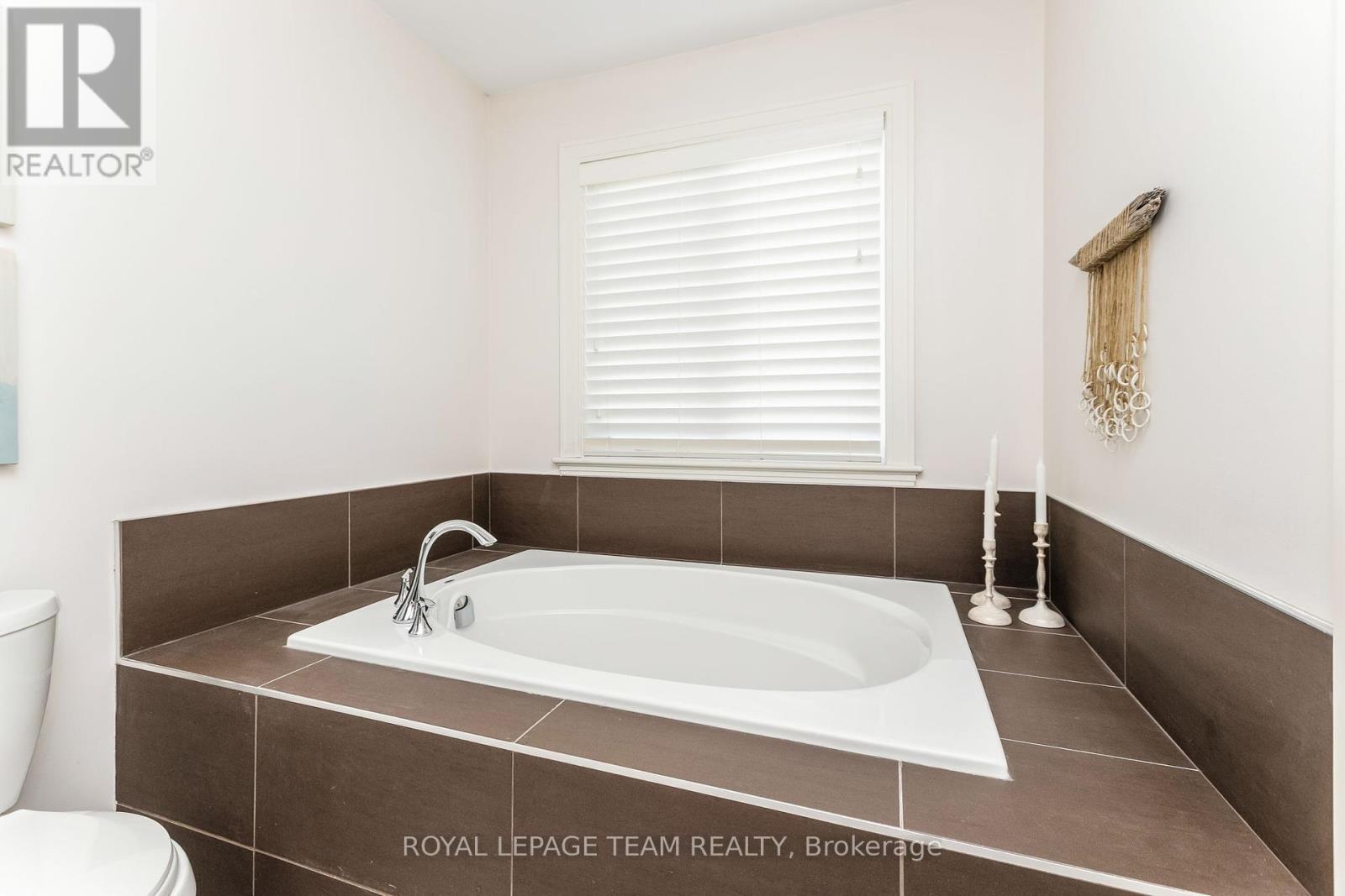 121 Woodhurst Crescent, Ottawa, Ontario  K2S 0T4 - Photo 26 - X12105171