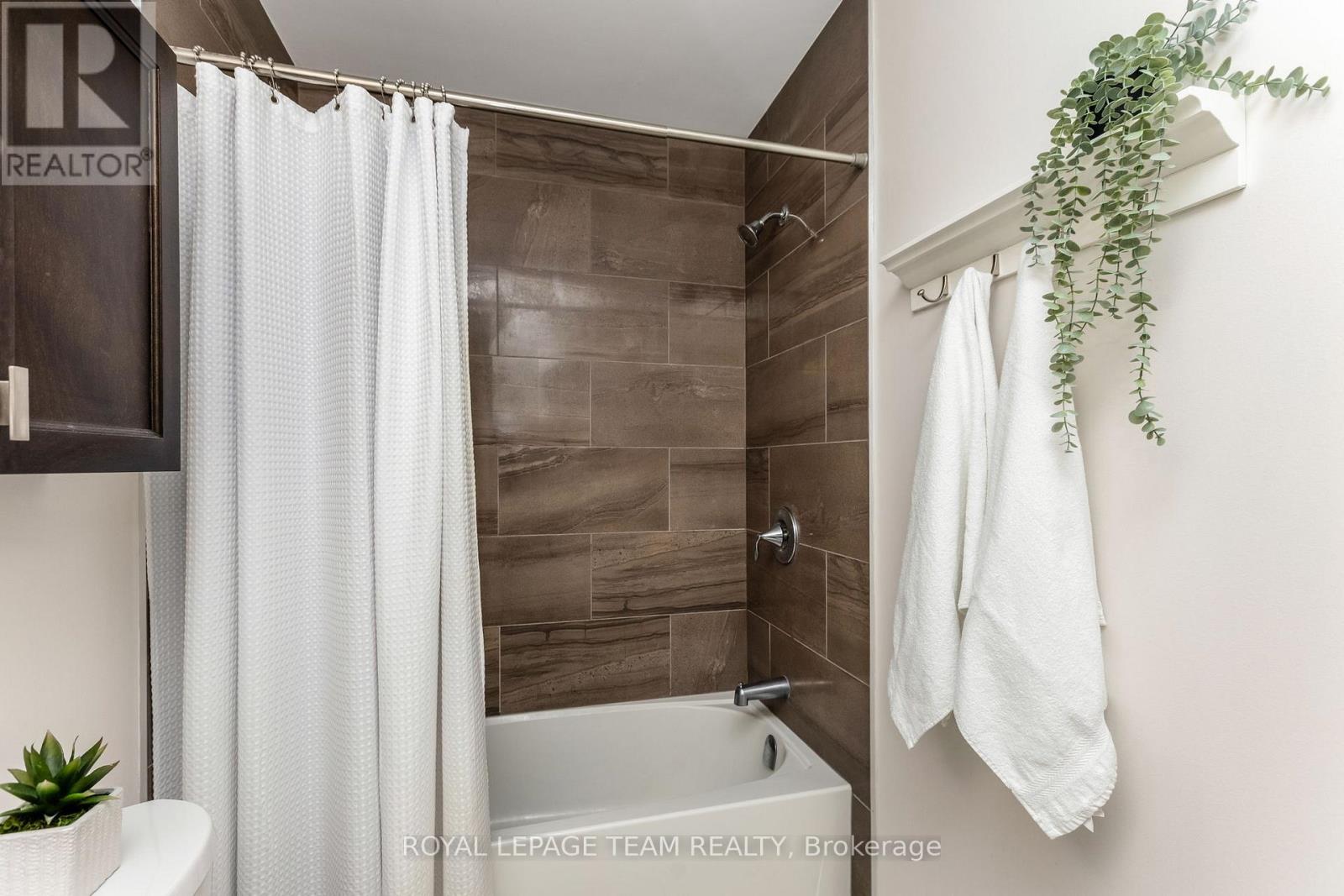 121 Woodhurst Crescent, Ottawa, Ontario  K2S 0T4 - Photo 33 - X12105171