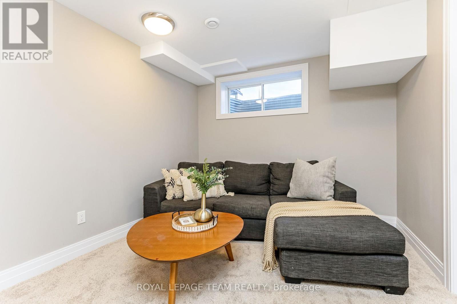 121 Woodhurst Crescent, Ottawa, Ontario  K2S 0T4 - Photo 35 - X12105171