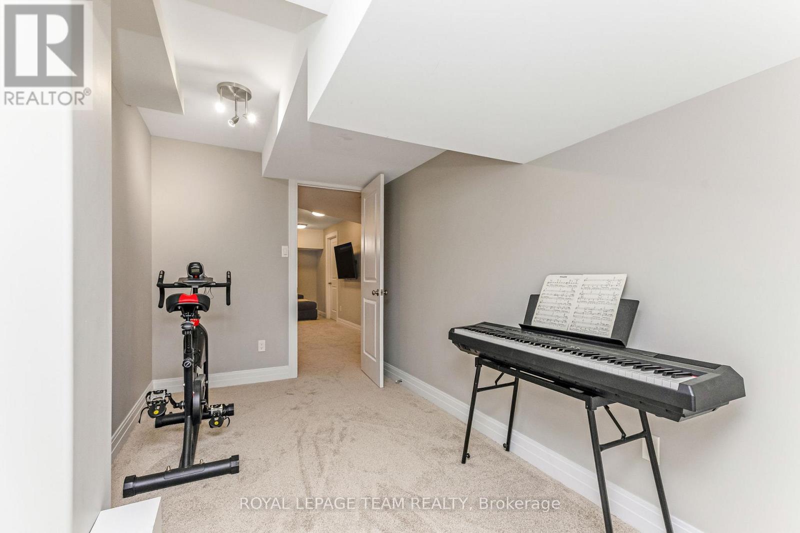 121 Woodhurst Crescent, Ottawa, Ontario  K2S 0T4 - Photo 38 - X12105171