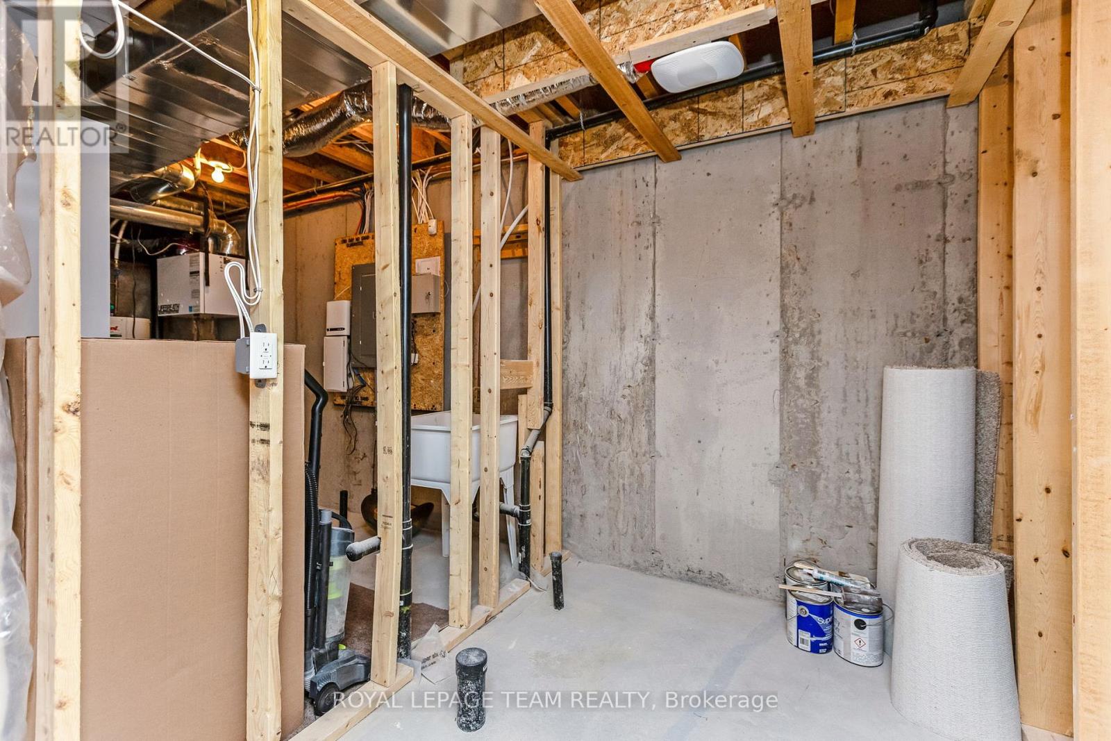 121 Woodhurst Crescent, Ottawa, Ontario  K2S 0T4 - Photo 39 - X12105171