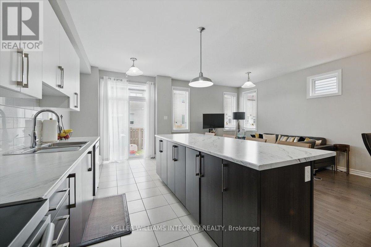 843 June Grass Street, Ottawa, Ontario  K4A 1H4 - Photo 14 - X12105176