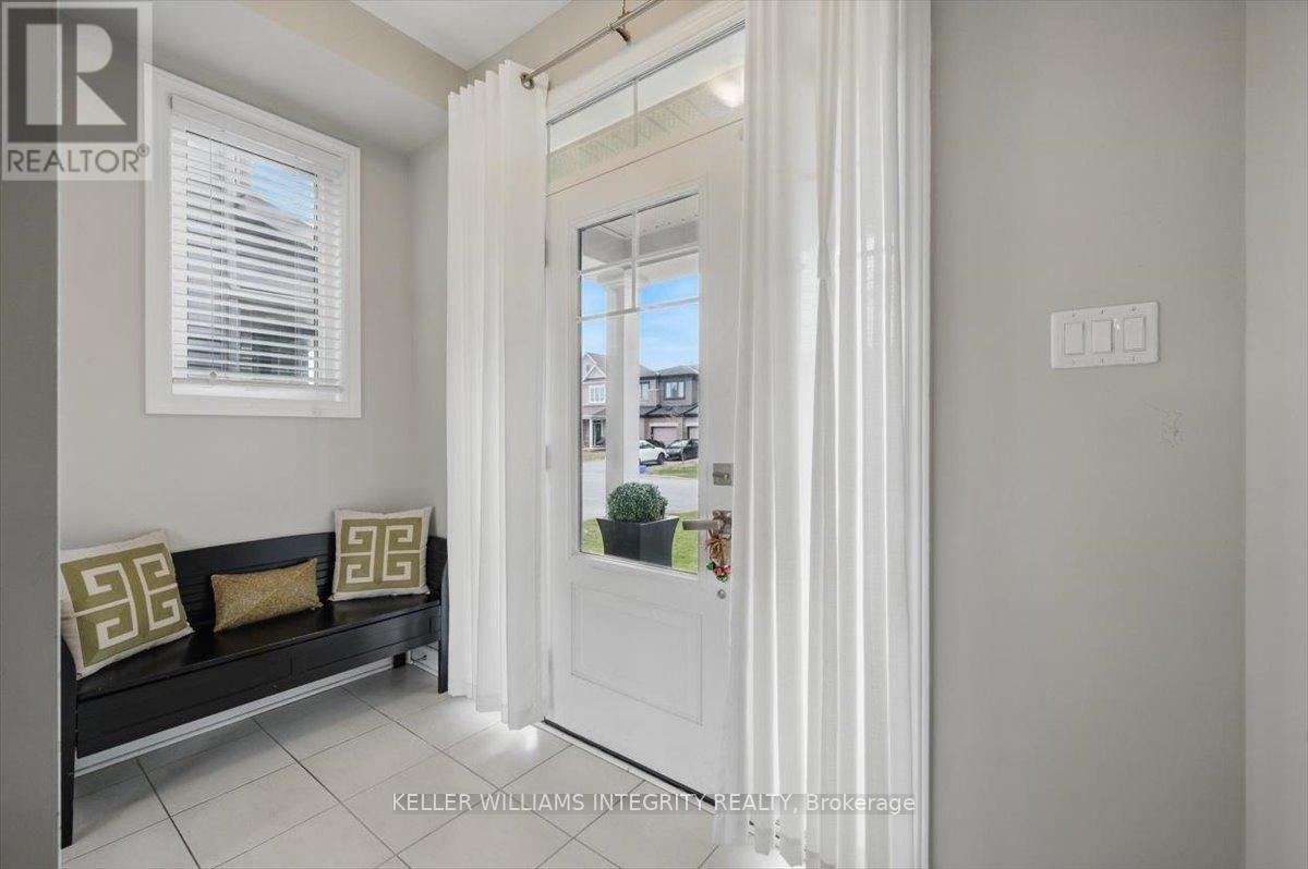 843 June Grass Street, Ottawa, Ontario  K4A 1H4 - Photo 3 - X12105176