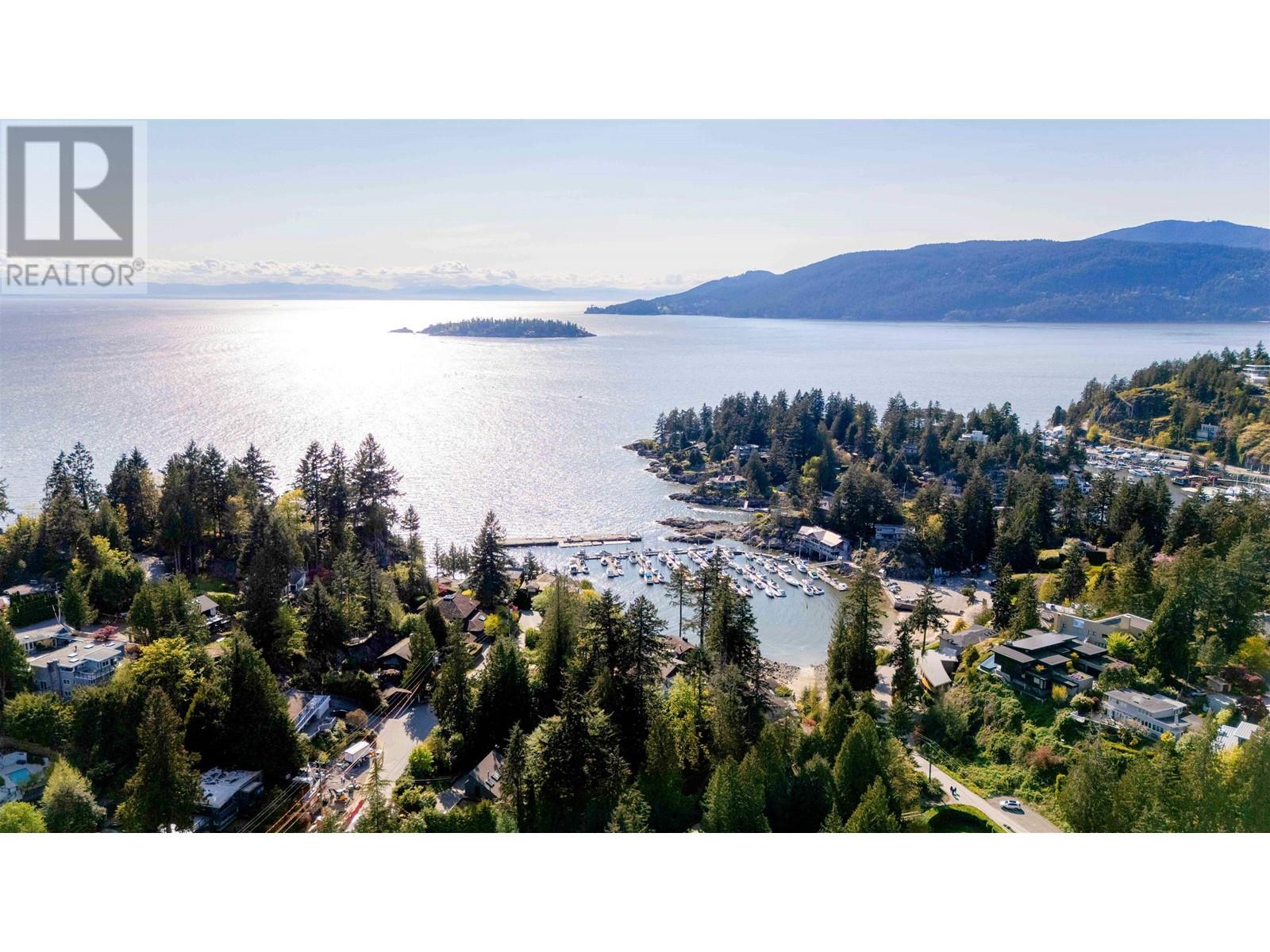 5252 Marine Drive, West Vancouver, British Columbia  V7W 2P8 - Photo 8 - R2994433