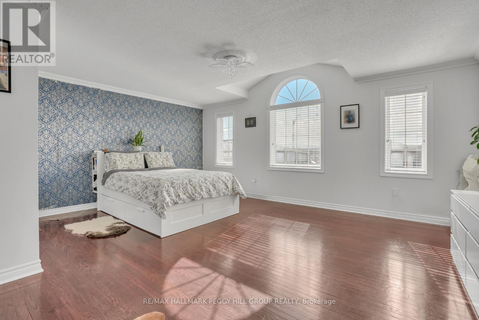7 Michelle Drive, Barrie, Ontario  L4N 5Y1 - Photo 8 - S12095990
