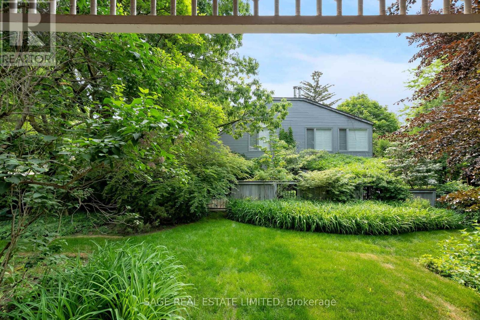 322 La Rose Avenue, Toronto, Ontario  M9P 1B9 - Photo 24 - W12105187