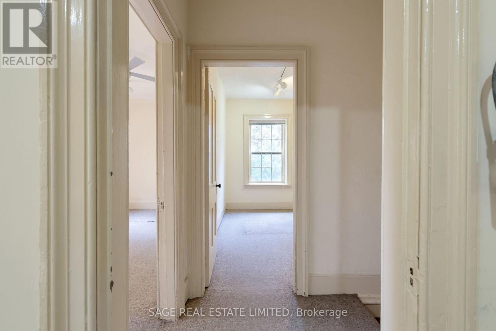 322 La Rose Avenue, Toronto, Ontario  M9P 1B9 - Photo 37 - W12105187