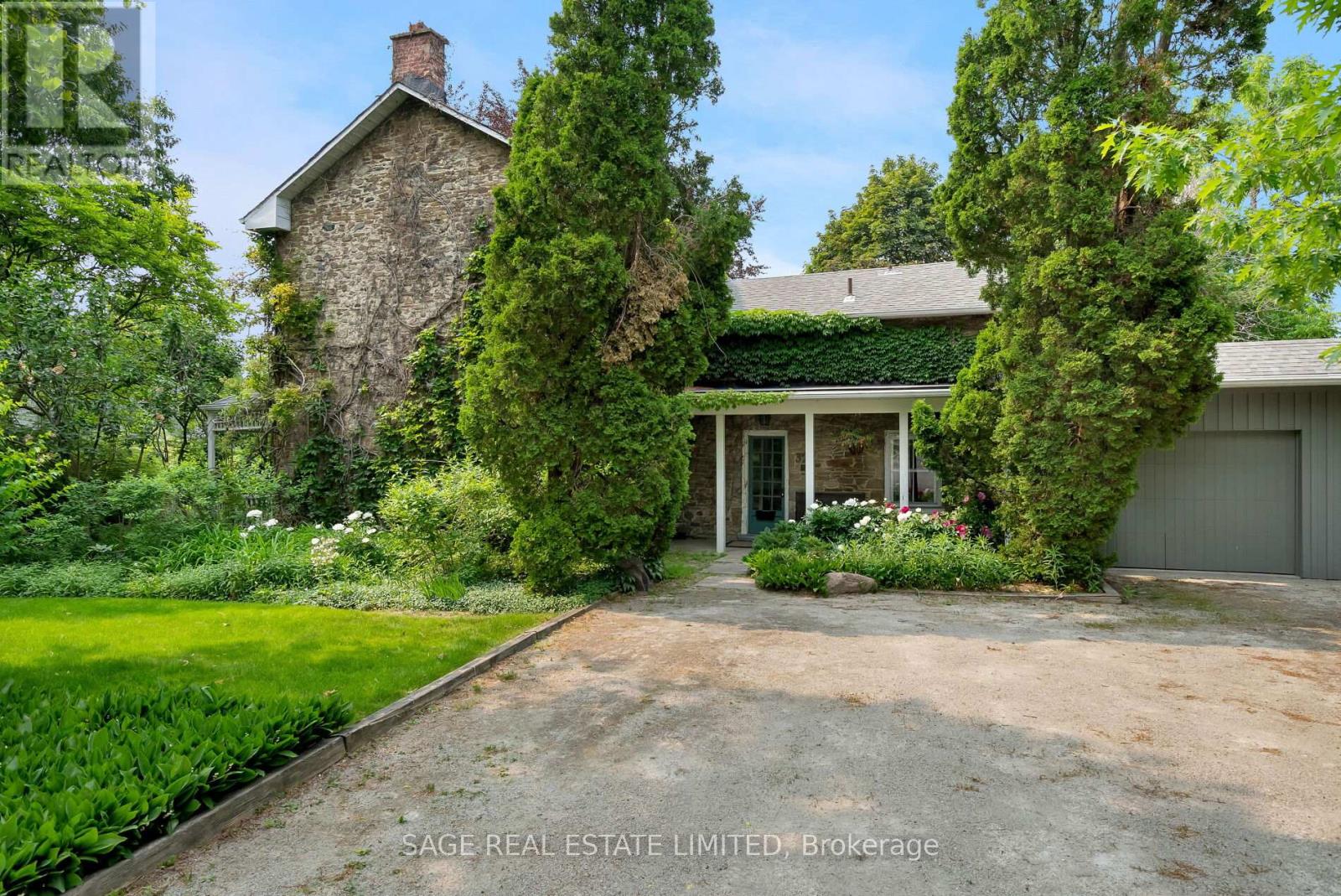 322 La Rose Avenue, Toronto, Ontario  M9P 1B9 - Photo 4 - W12105187