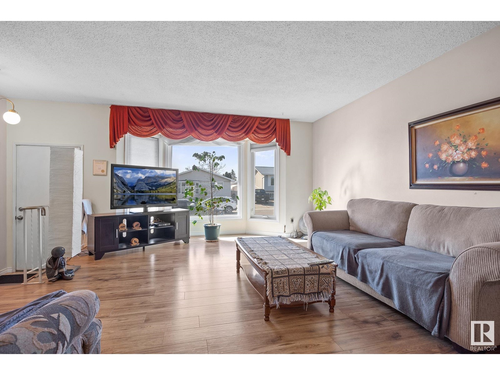 Property at 4112 136 AV NW image 5