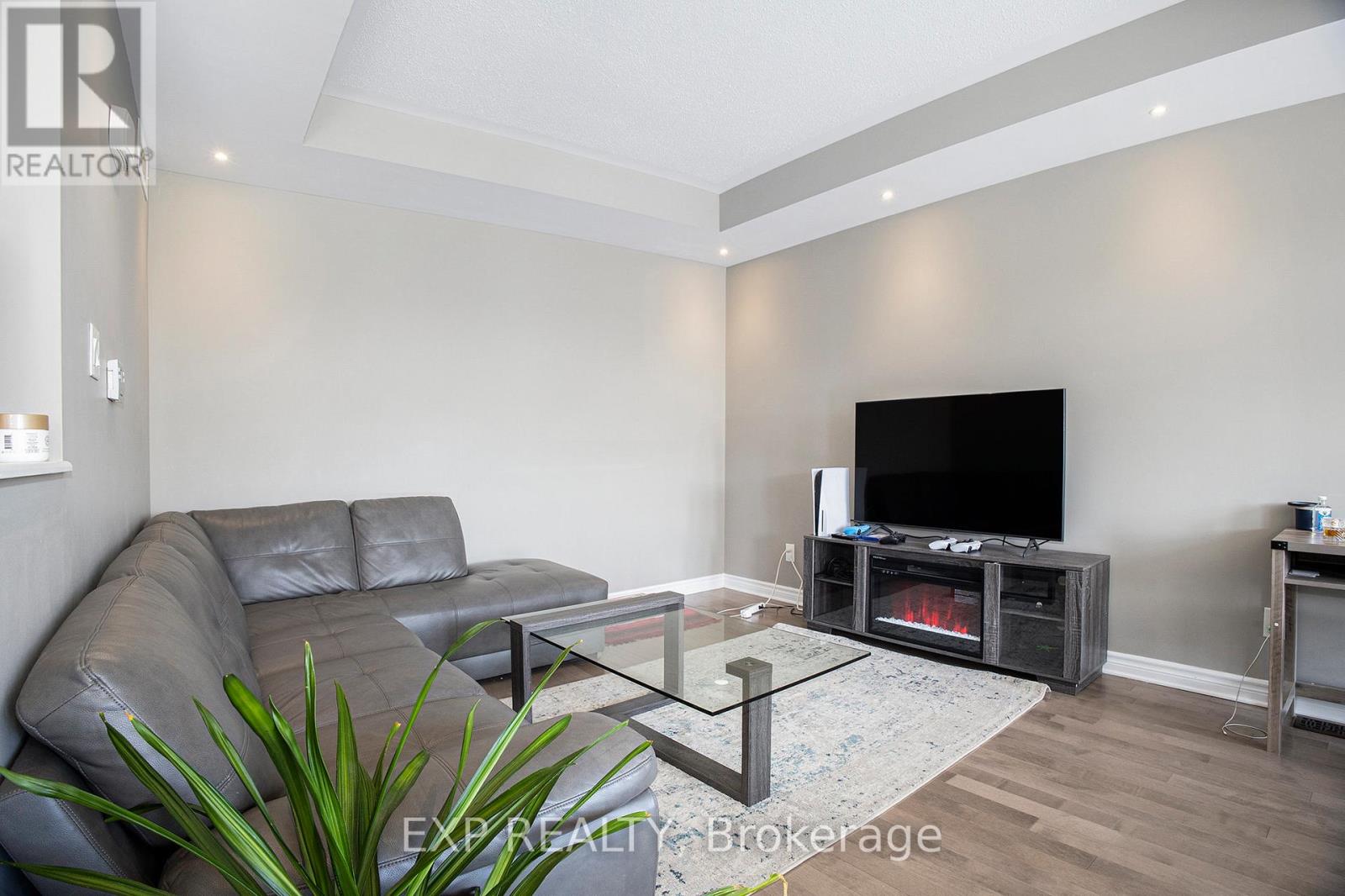 630 Lauraleaf Crescent, Ottawa, Ontario  K2J 6G9 - Photo 4 - X12104689