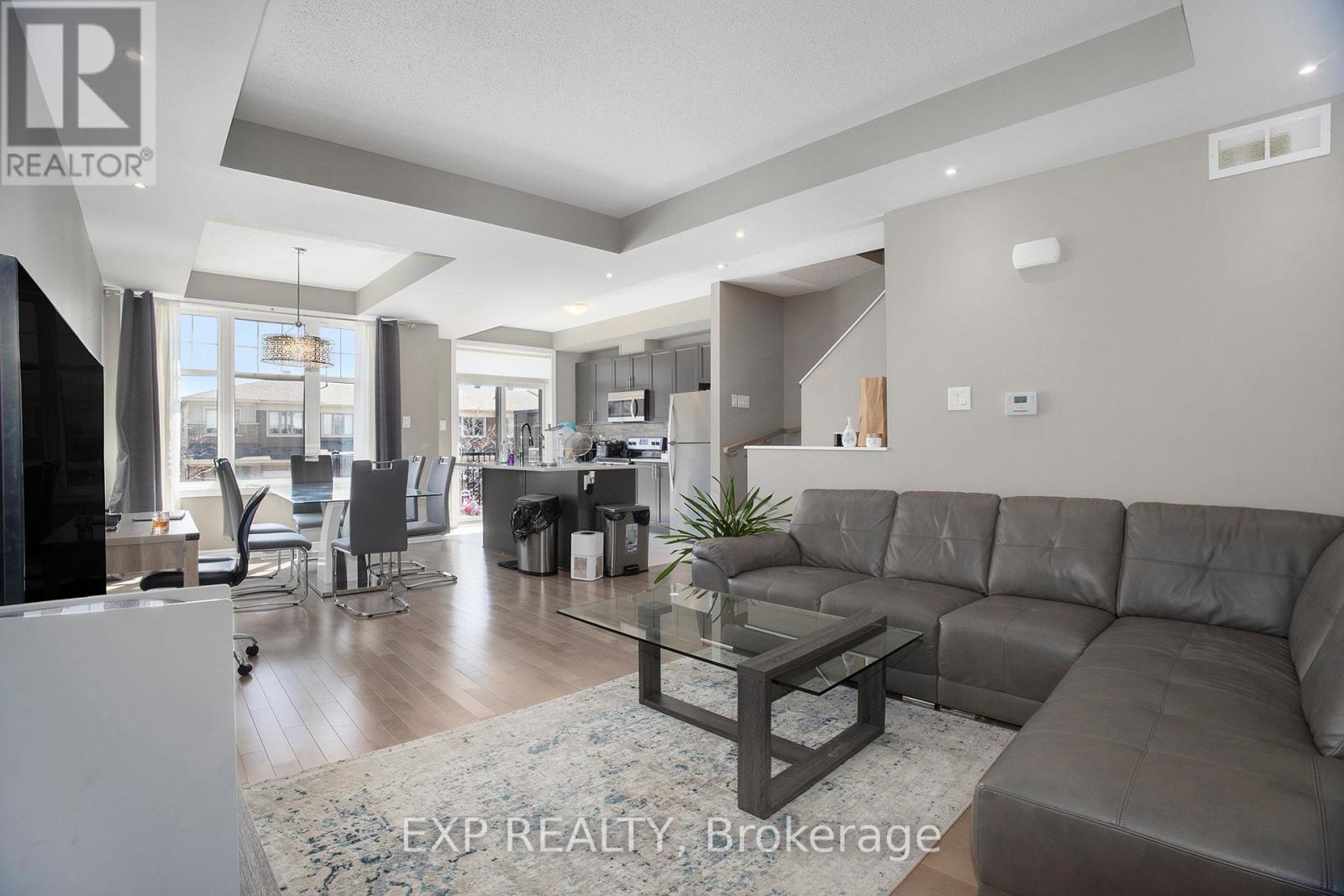 630 Lauraleaf Crescent, Ottawa, Ontario  K2J 6G9 - Photo 5 - X12104689