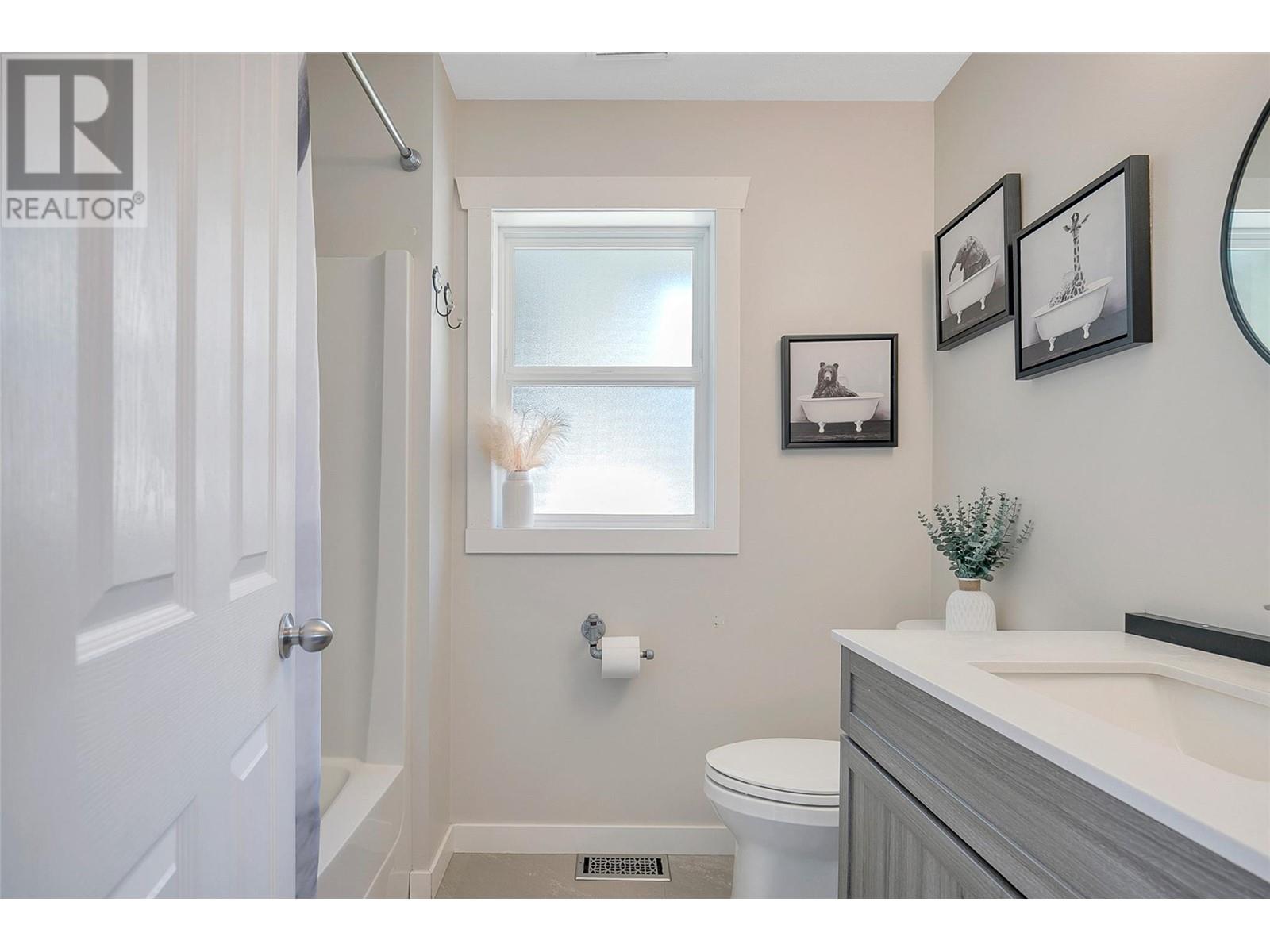 Property at 1859 Klondike Court image 2