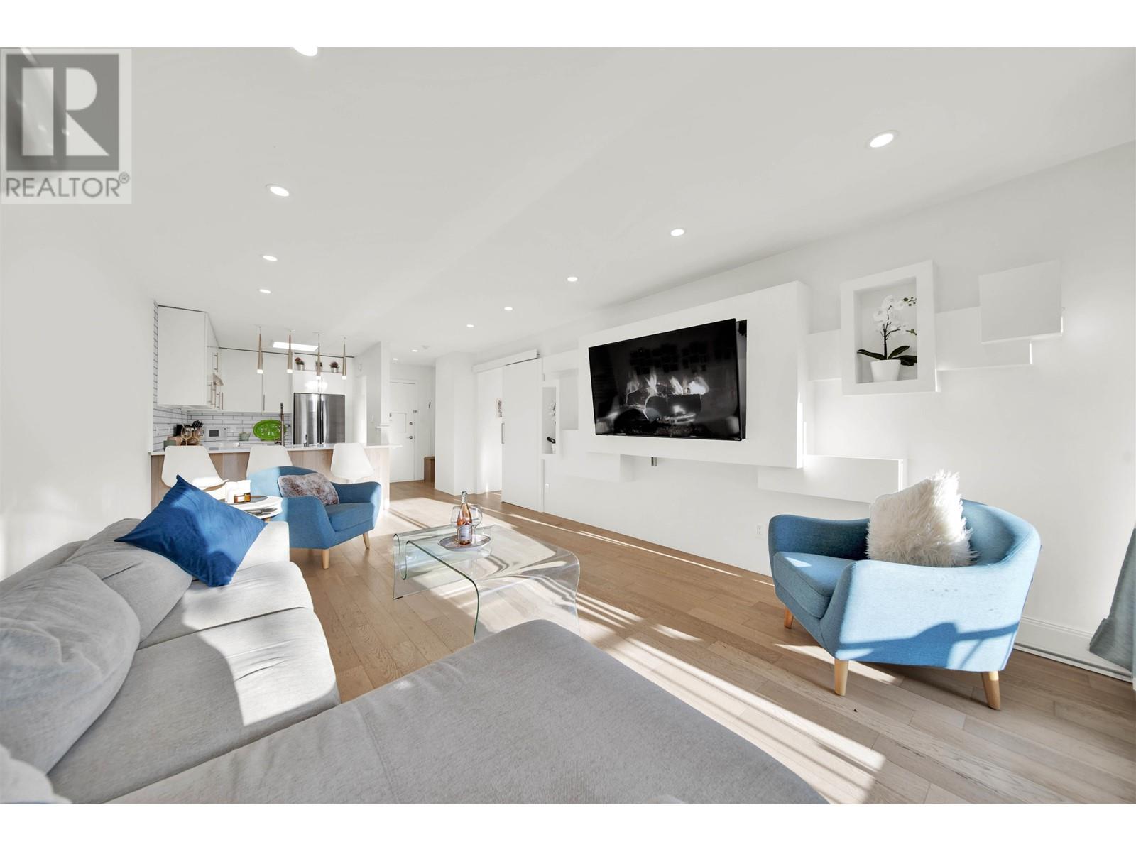 Property at 218 9300 GLENACRES DRIVE image 3