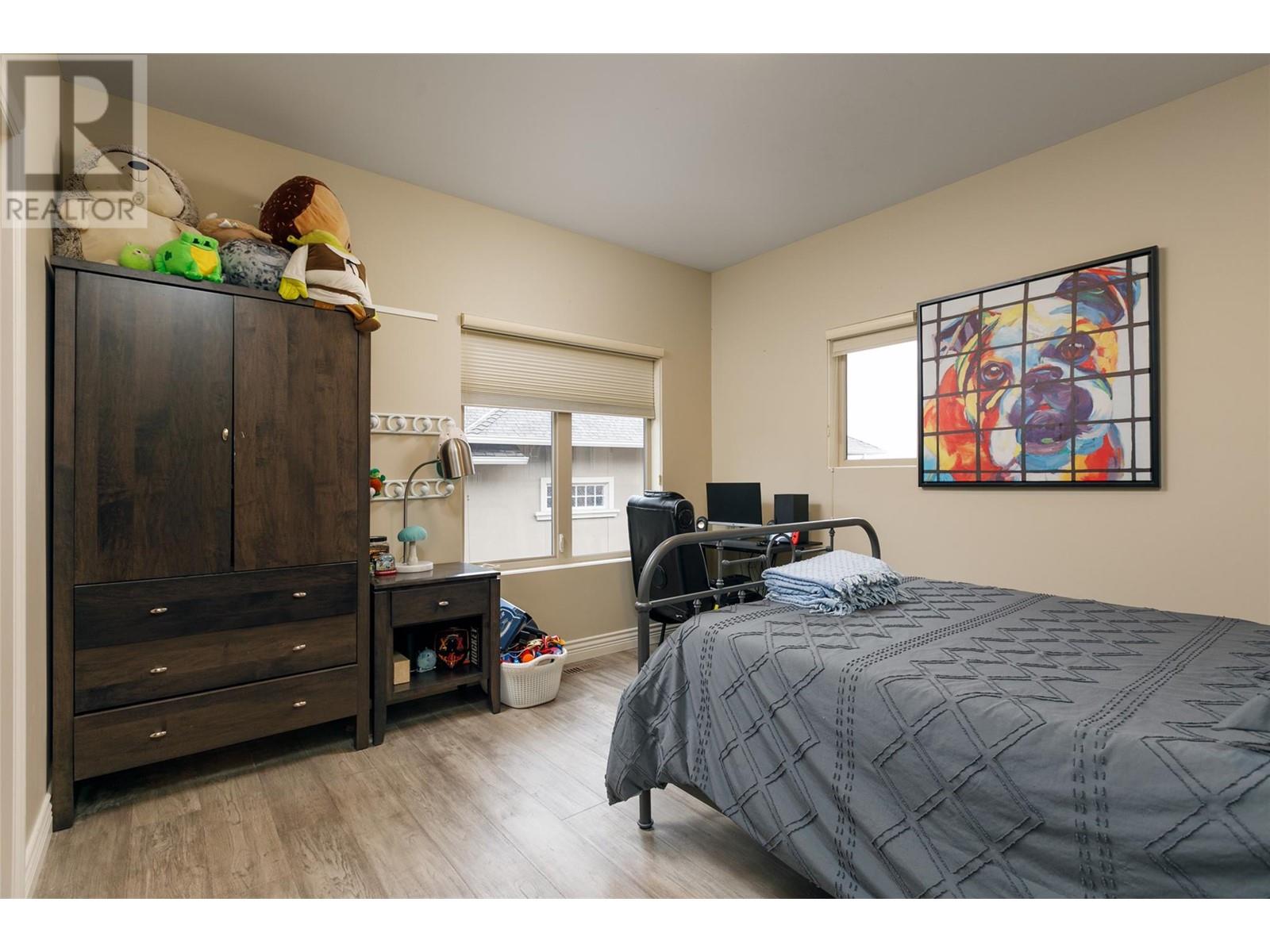 Property at 4828 CARMEL Crescent image 2