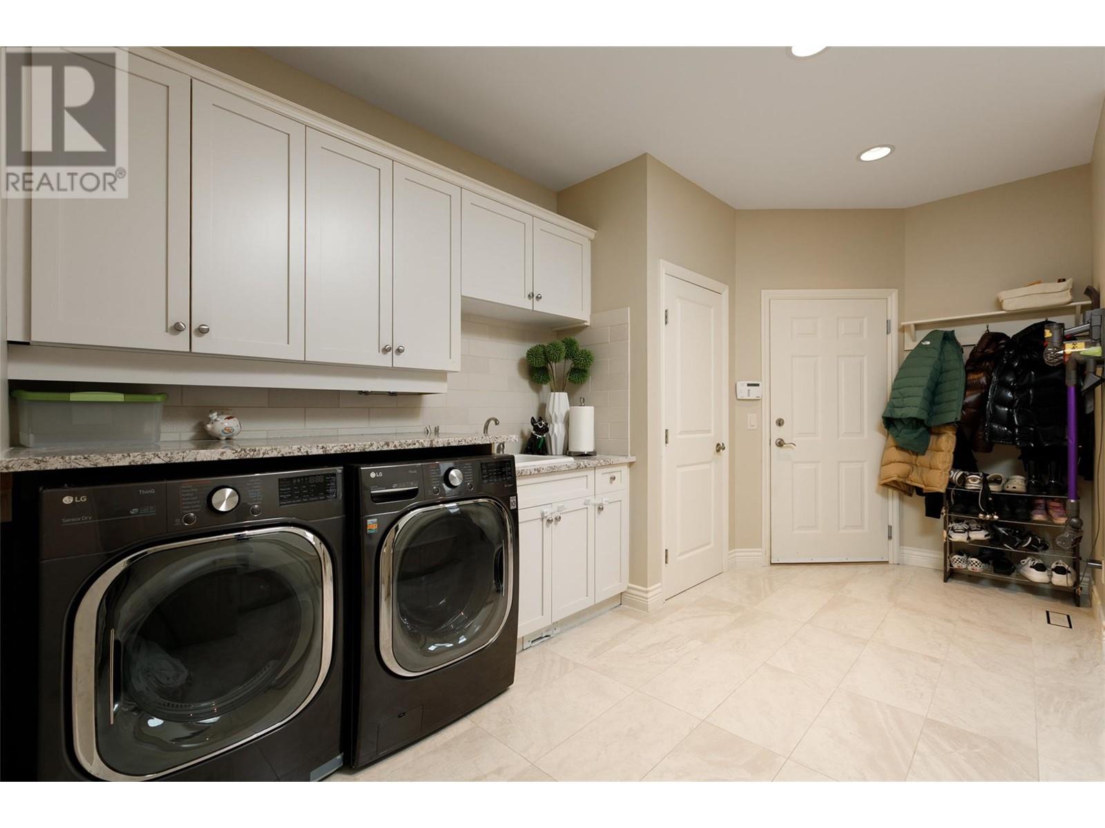 Property at 4828 CARMEL Crescent image 4