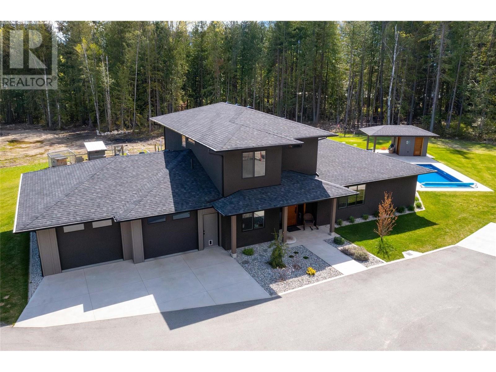 6400 1 Avenue Nw, Salmon Arm, British Columbia  V1E 3B2 - Photo 2 - 10345064
