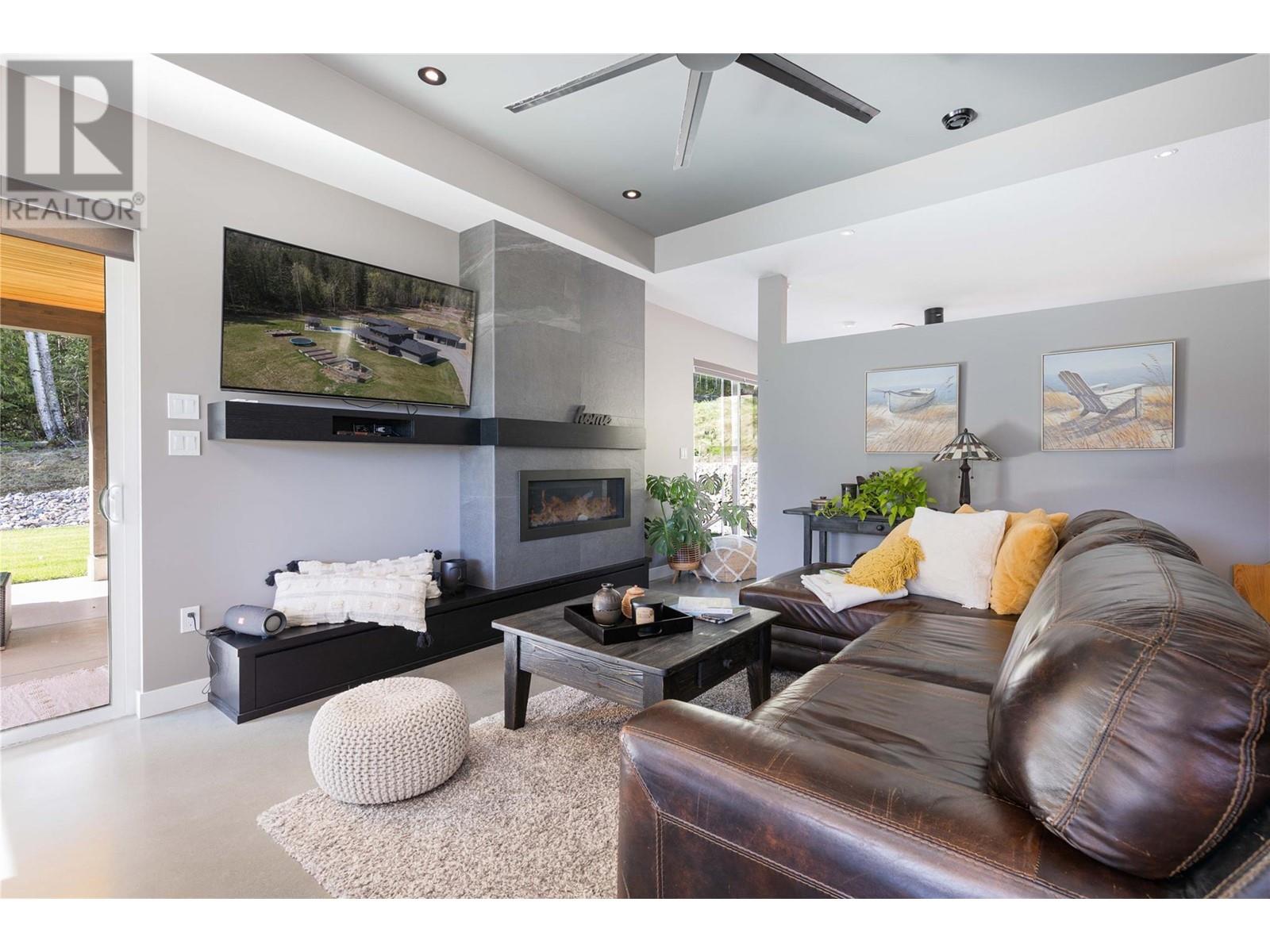 6400 1 Avenue Nw, Salmon Arm, British Columbia  V1E 3B2 - Photo 28 - 10345064
