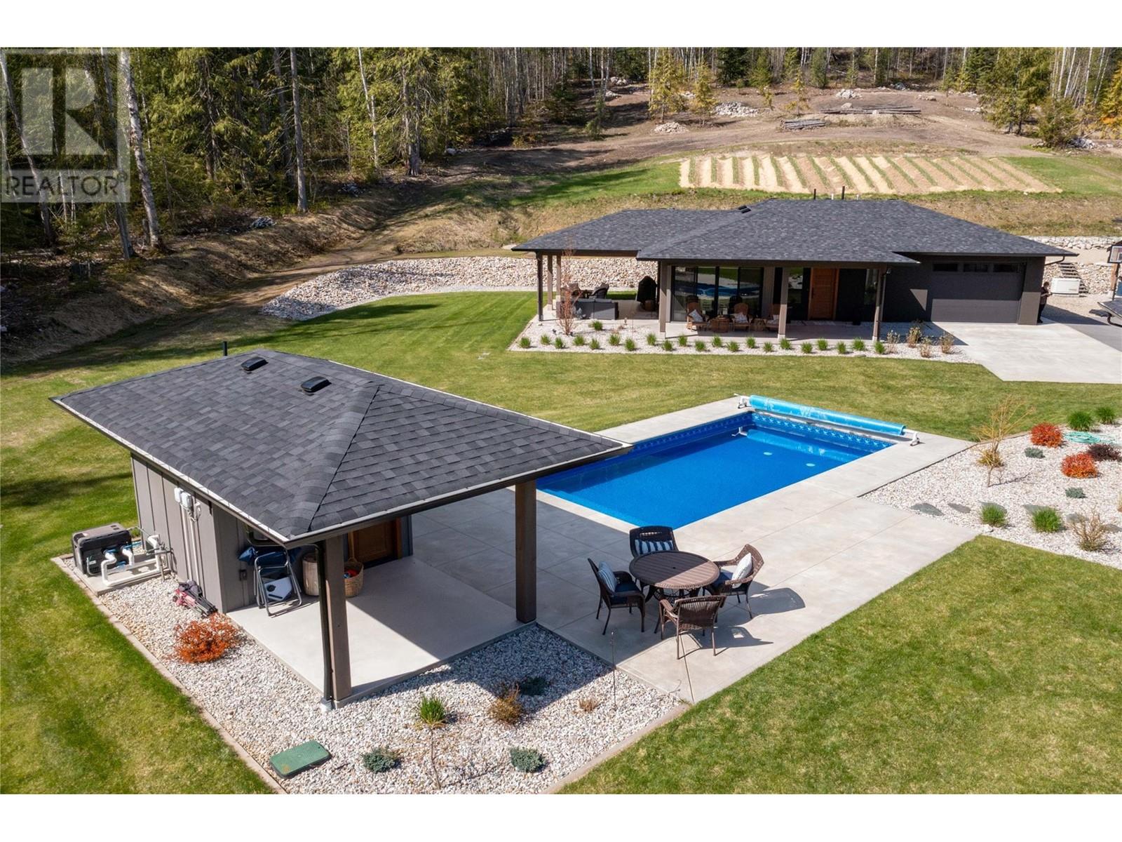 6400 1 Avenue Nw, Salmon Arm, British Columbia  V1E 3B2 - Photo 37 - 10345064