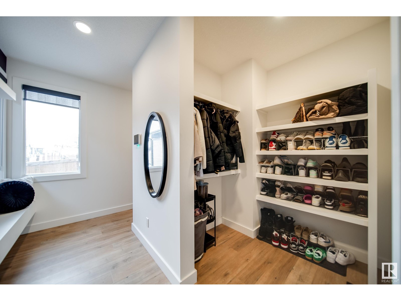 Property at 6642 KNOX PL SW image 4