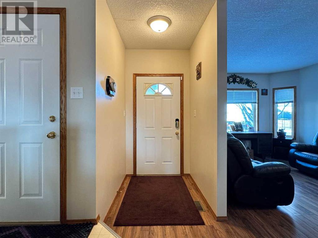 Property at 18 Cougar Crescent N image 3
