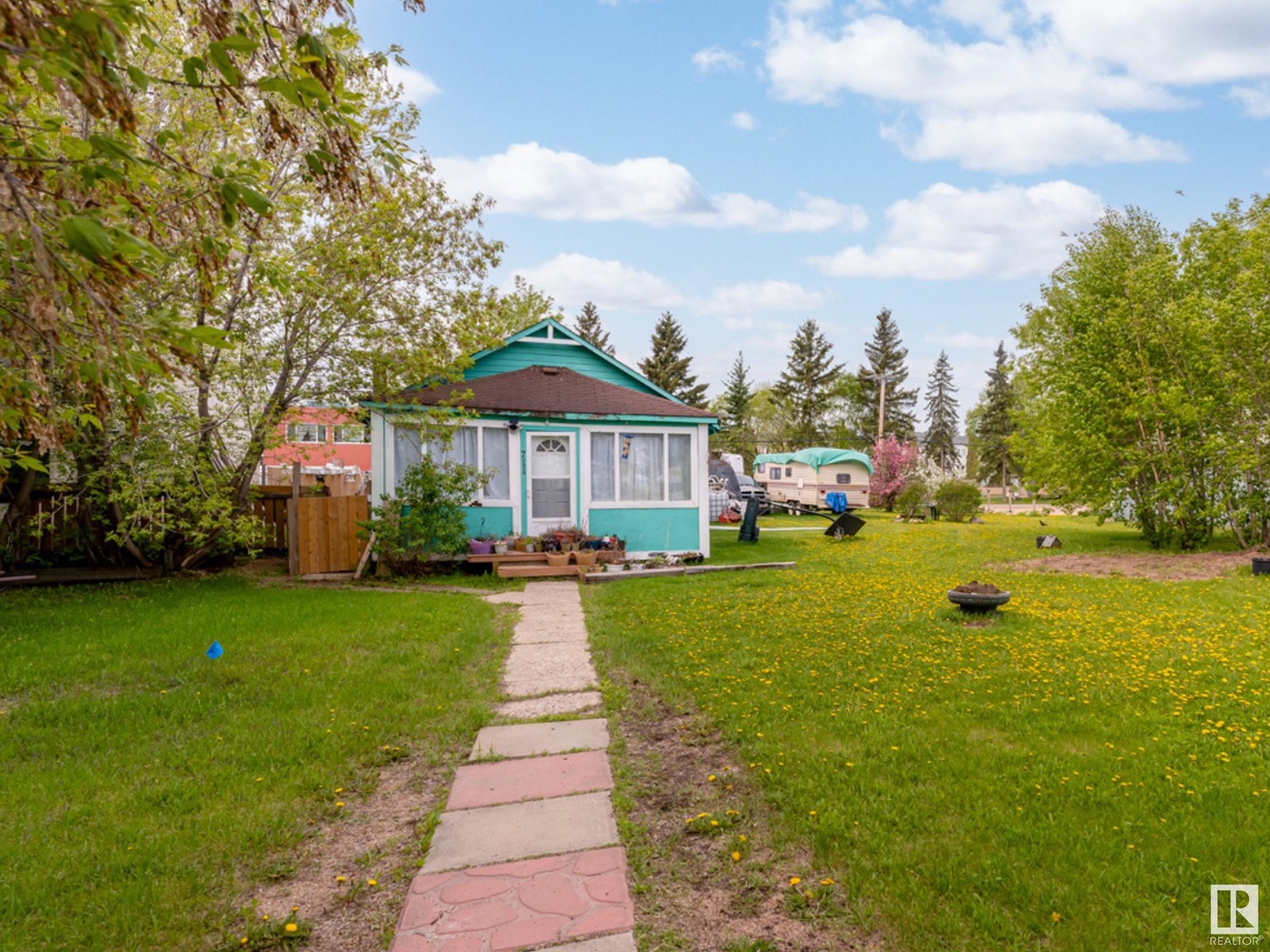 Property at 711 Lakeshore DR image 1