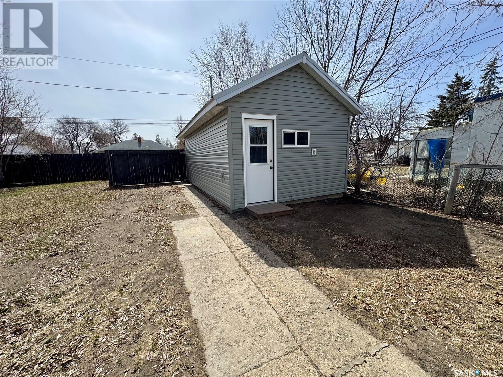 211 9th Street E, Prince Albert, Saskatchewan  S6V 0X7 - Photo 11 - SK003724