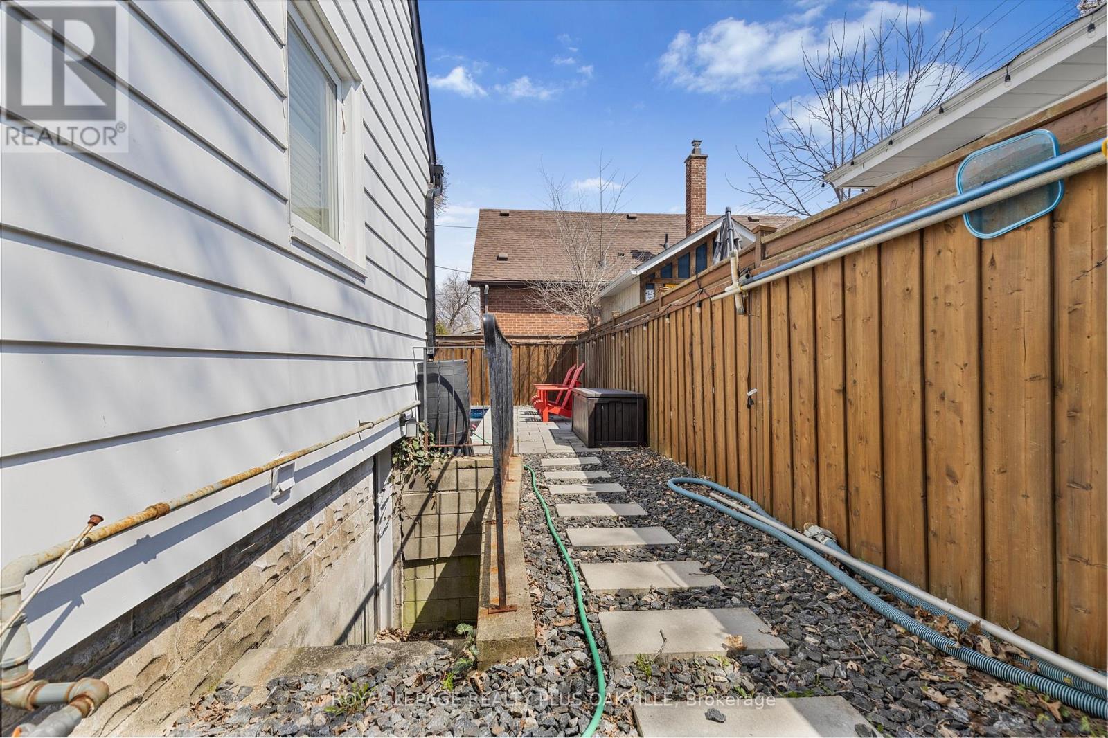 2 Westcliffe Avenue, Hamilton, Ontario  L9C 1K2 - Photo 42 - X12105266