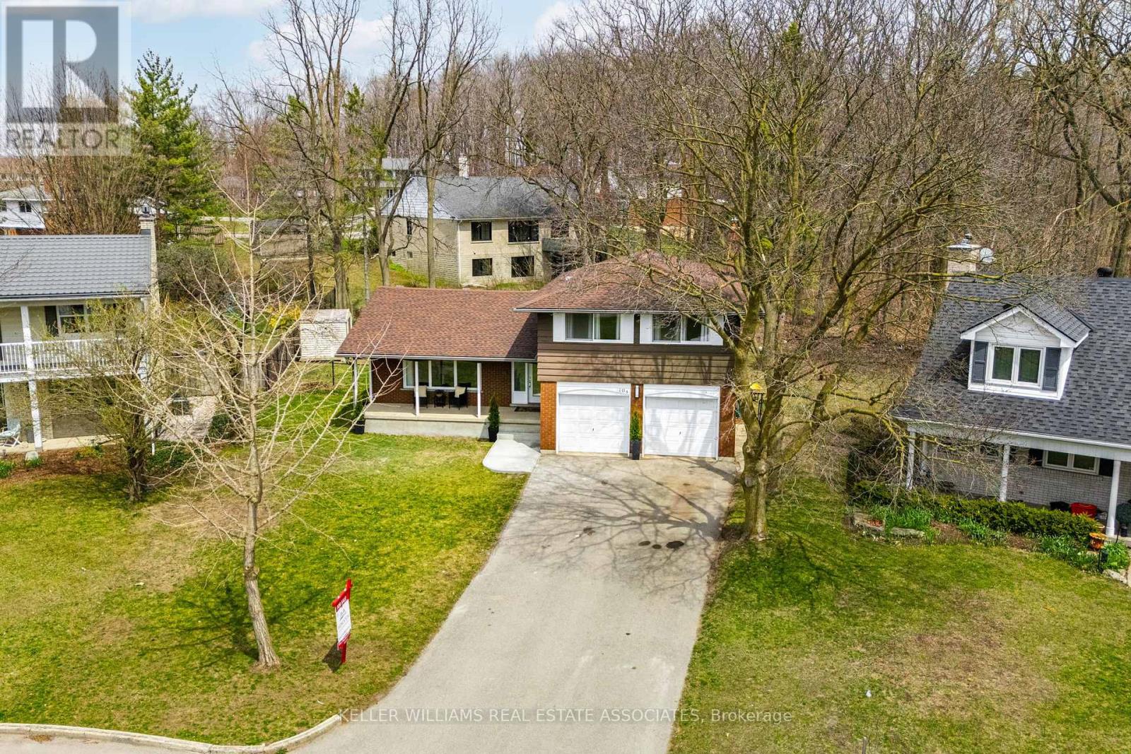 Property at 104 CARDINAL CRESCENT S image 2