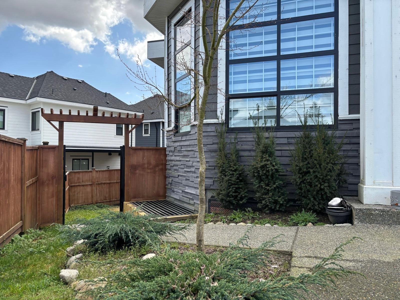 Property at 16488 103 AVENUE image 5