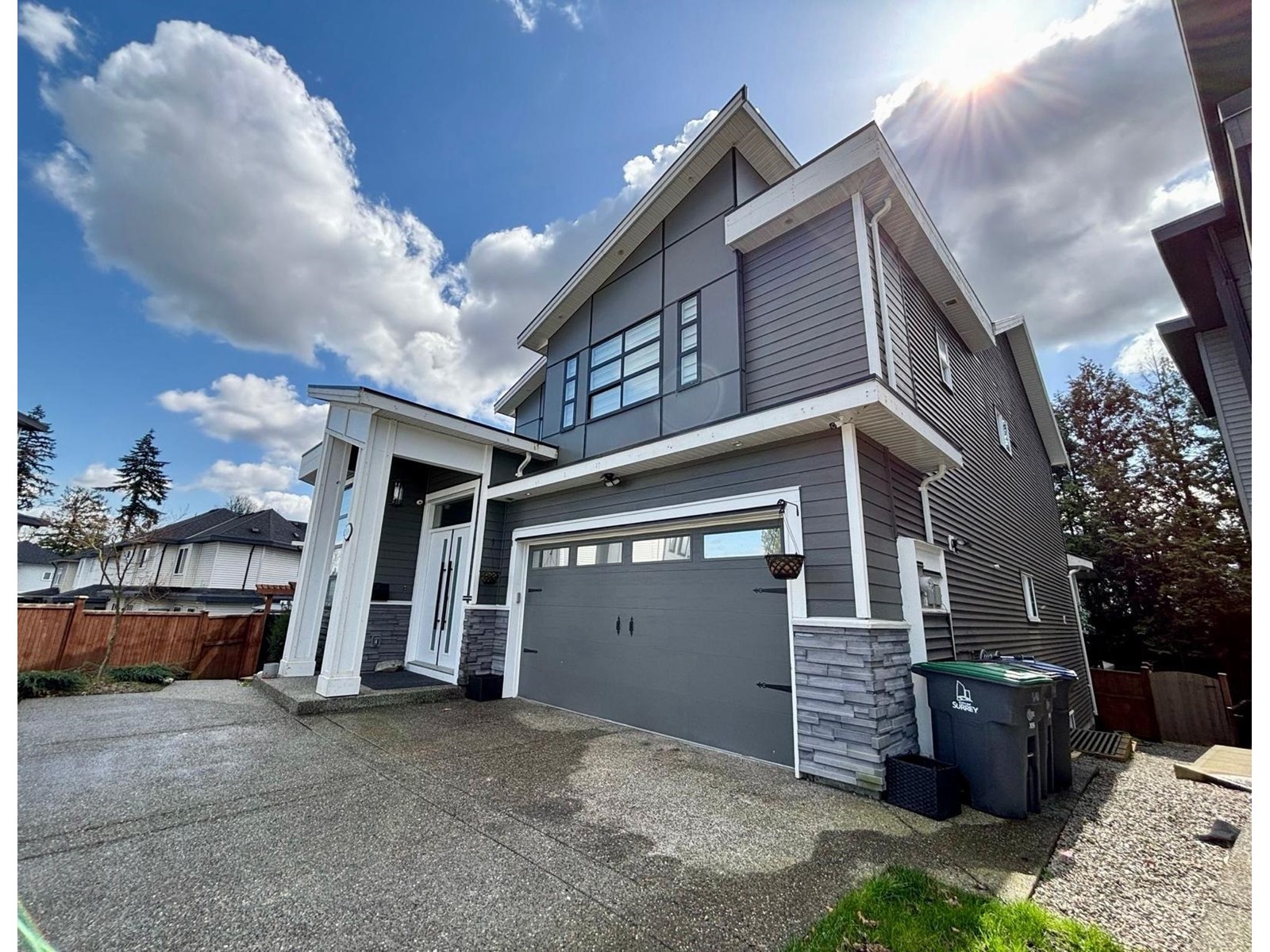 Property at 16488 103 AVENUE image 2