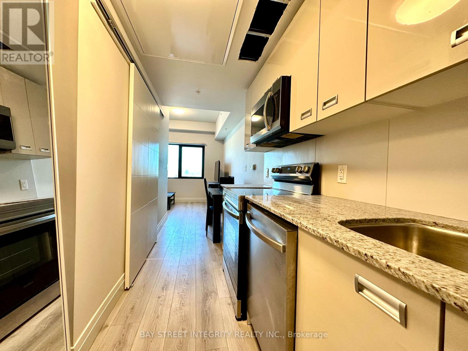 Property at 417 - 652 PRINCESS STREET image 4