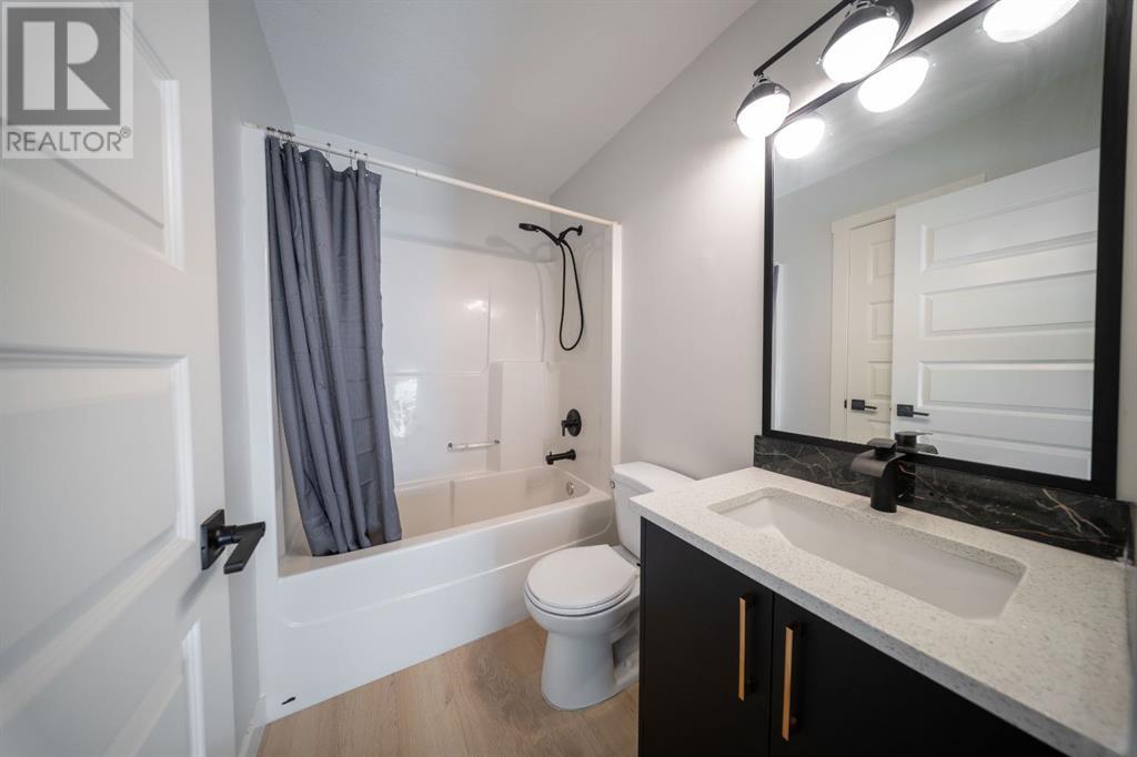 Property at 27 Coventry View NE image 3
