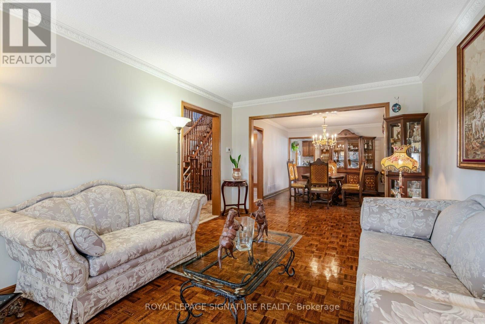 100 Gas Light Crescent, Vaughan, Ontario  L4L 8G1 - Photo 11 - N12105333