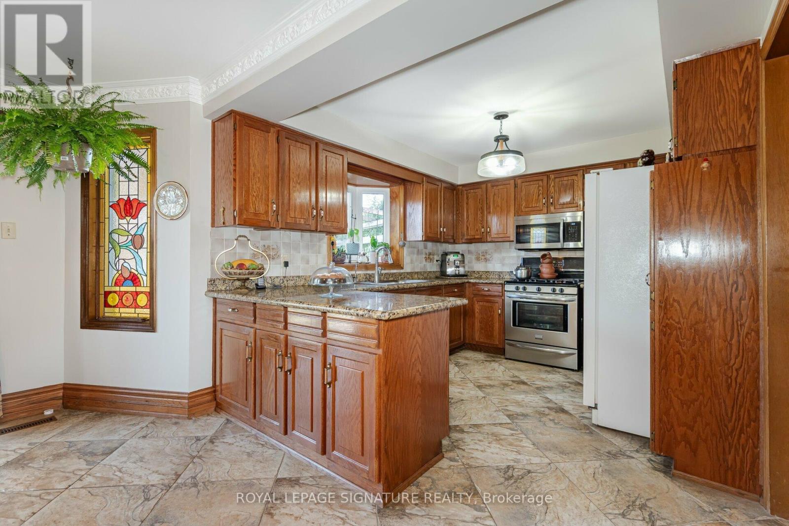 100 Gas Light Crescent, Vaughan, Ontario  L4L 8G1 - Photo 14 - N12105333