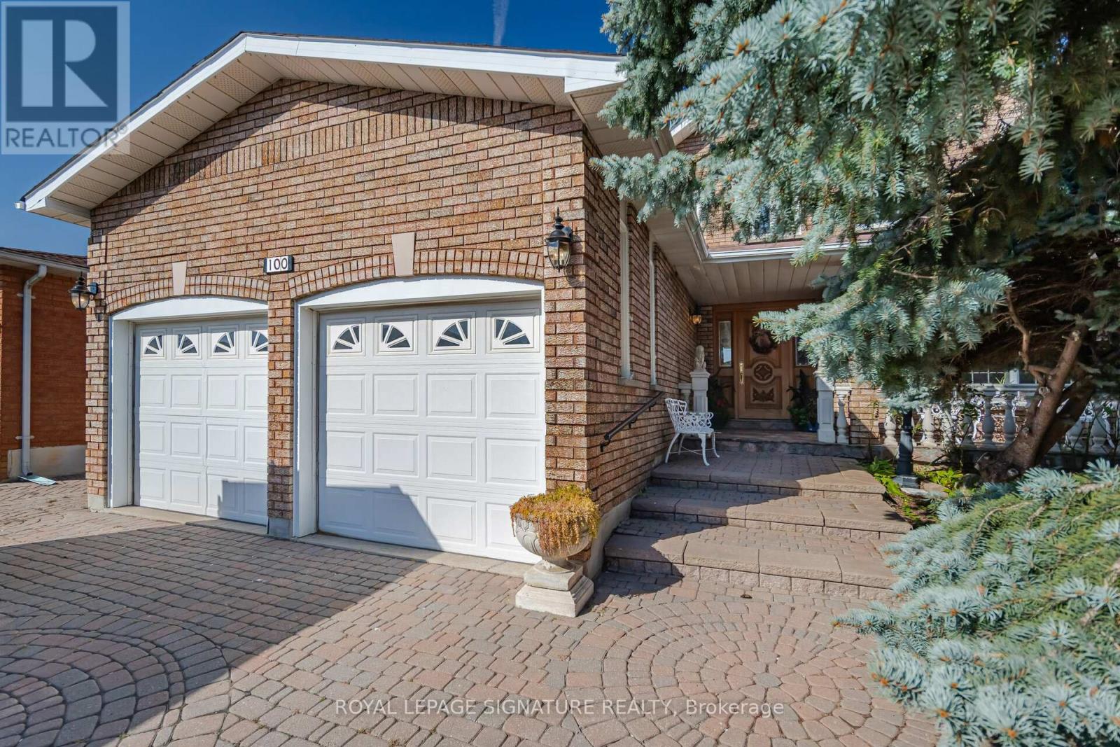 100 Gas Light Crescent, Vaughan, Ontario  L4L 8G1 - Photo 2 - N12105333