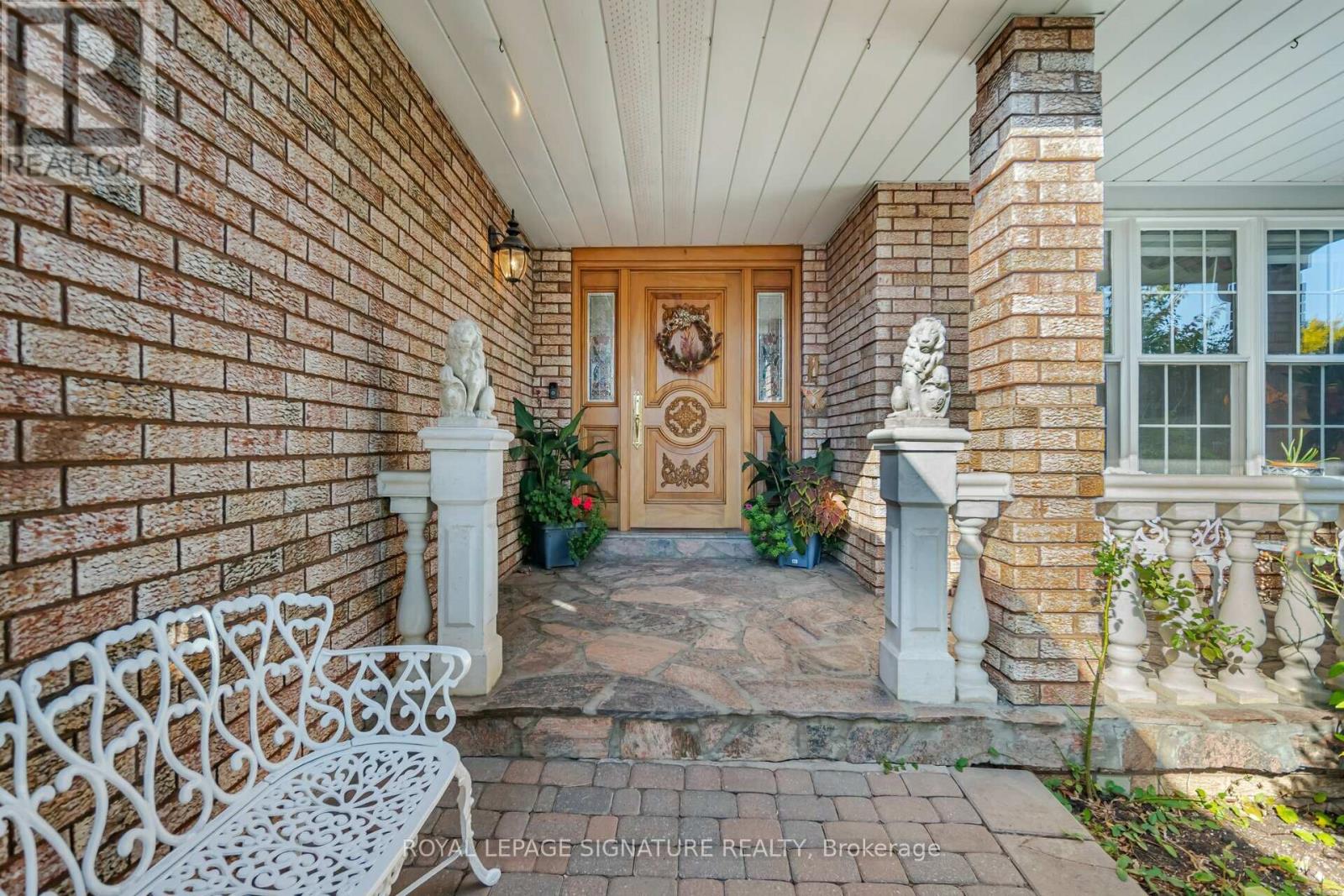100 Gas Light Crescent, Vaughan, Ontario  L4L 8G1 - Photo 5 - N12105333