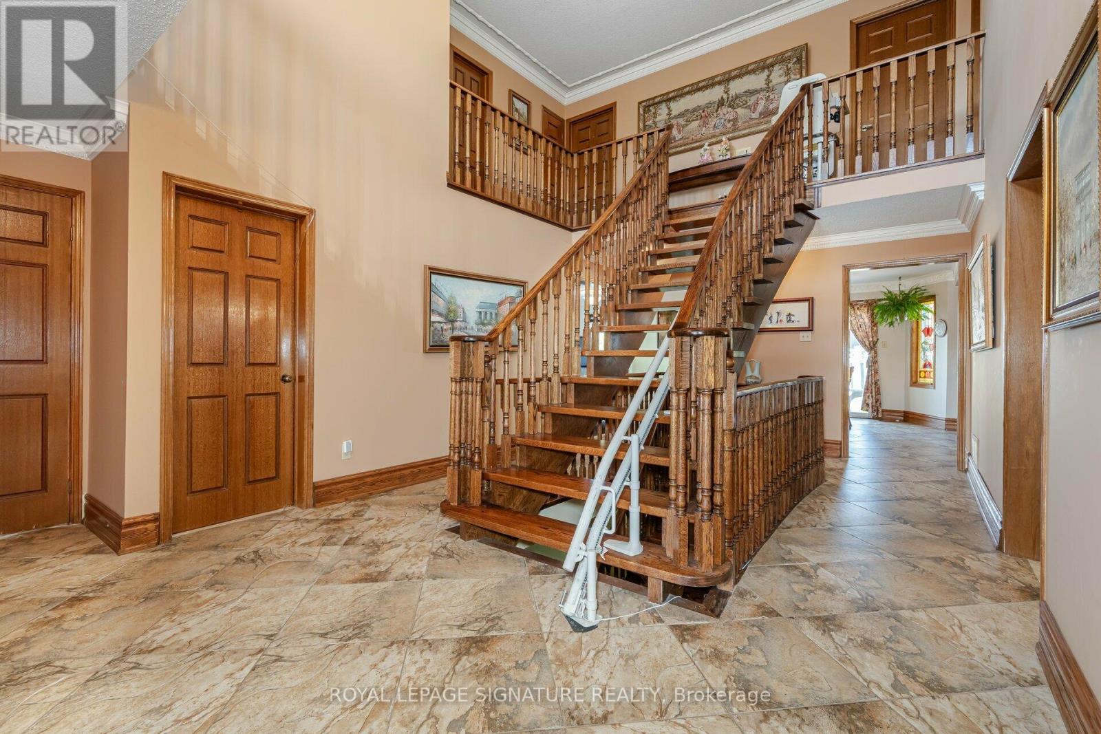 100 Gas Light Crescent, Vaughan, Ontario  L4L 8G1 - Photo 7 - N12105333