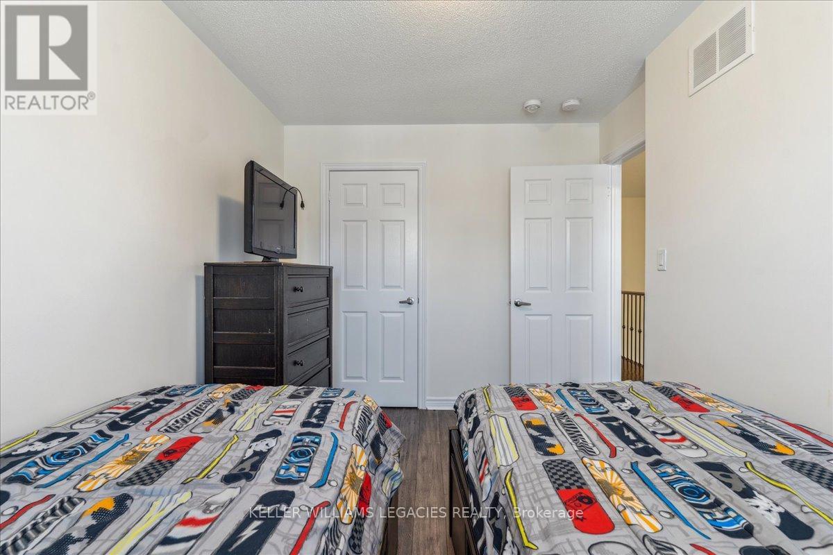 69 Doris Pawley Crescent, Caledon, Ontario  L7C 4E7 - Photo 17 - W12105331
