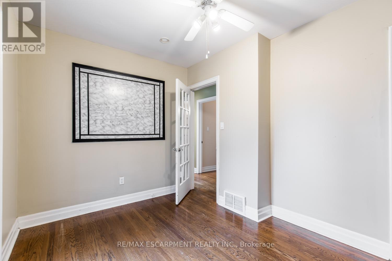 961 Shadeland Avenue, Burlington, Ontario  L7T 2M4 - Photo 16 - W12105375